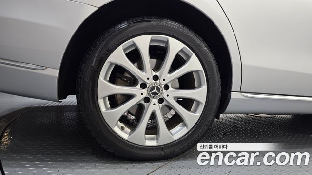 Mercedes-Benz E-Class 2020 — photo 5