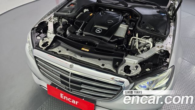 Mercedes-Benz E-Class 2020 — photo 6