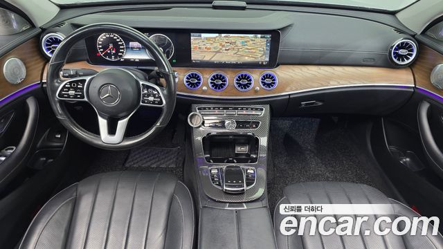 Mercedes-Benz E-Class 2020 — photo 10