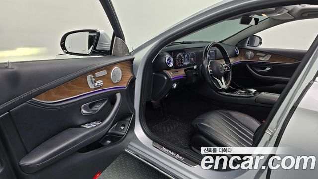 Mercedes-Benz E-Class 2020 — photo 13