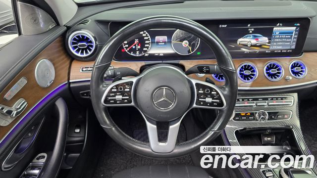 Mercedes-Benz E-Class 2020 — photo 19