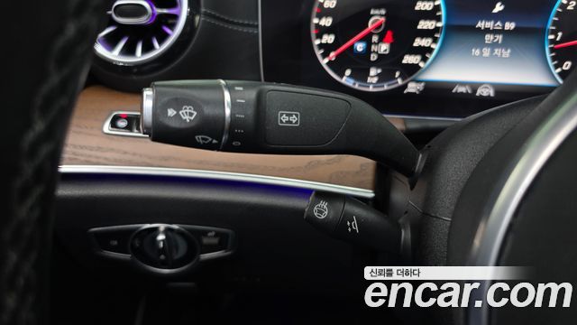 Mercedes-Benz E-Class 2020 — photo 30