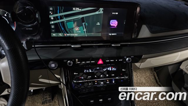 Kia Canival 2021 — photo 18