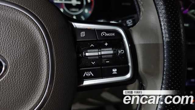 Kia Canival 2021 — photo 21