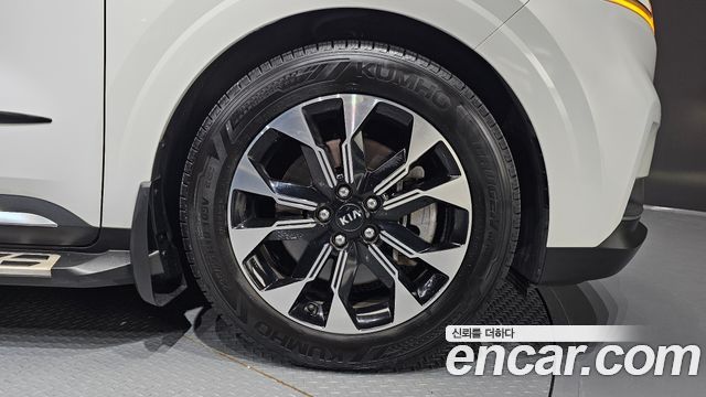 Kia Canival 2021 — photo 7