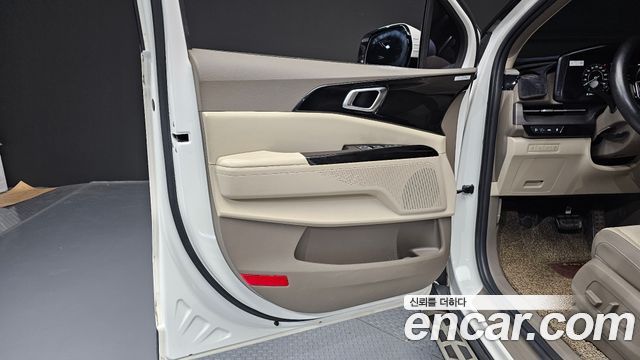 Kia Canival 2021 — photo 14