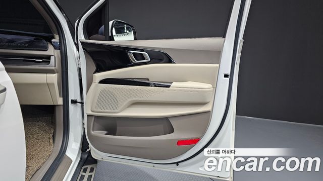 Kia Canival 2021 — photo 15