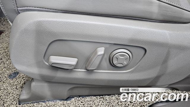 Kia Canival 2021 — photo 30