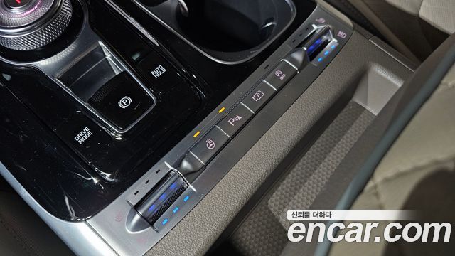 Kia Canival 2021 — photo 31