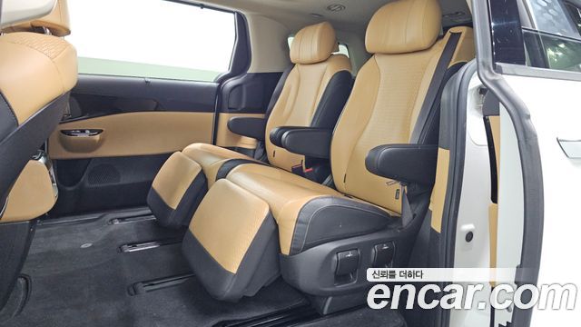 Kia Canival 2021 — photo 18
