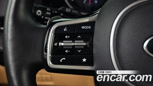 Kia Canival 2021 — photo 24