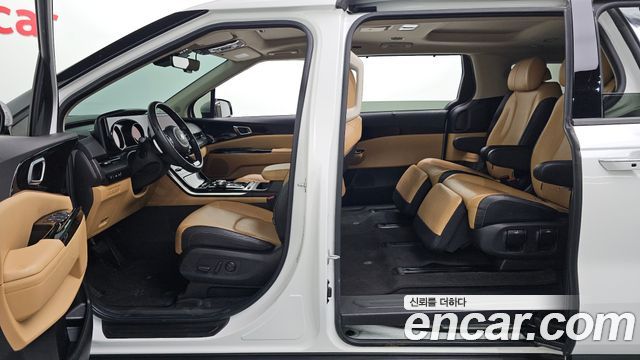 Kia Canival 2021 — photo 35