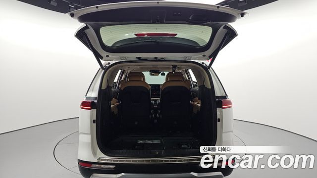 Kia Canival 2021 — photo 36