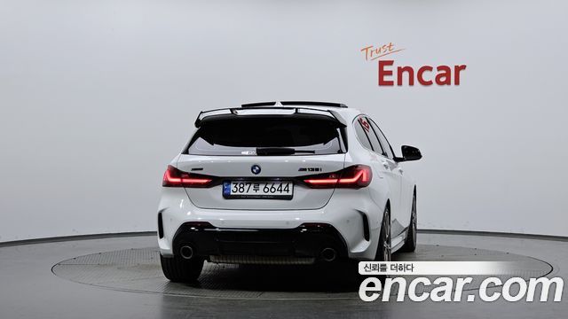 BMW 1-Series 2021 — photo 4