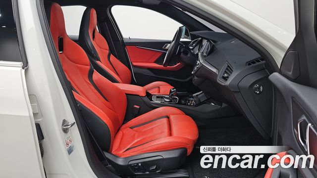BMW 1-Series 2021 — photo 17