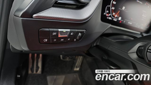 BMW 1-Series 2021 — photo 25
