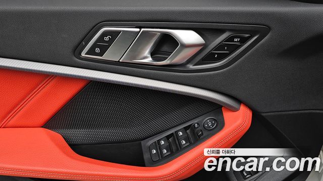 BMW 1-Series 2021 — photo 26