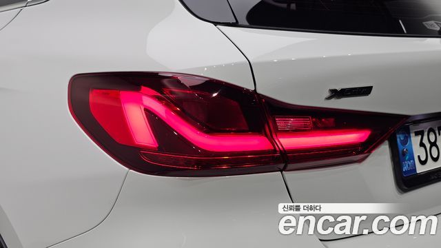 BMW 1-Series 2021 — photo 9