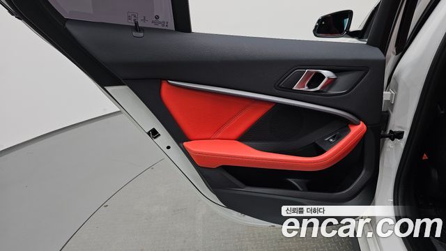 BMW 1-Series 2021 — photo 15