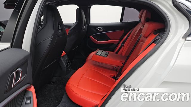 BMW 1-Series 2021 — photo 16