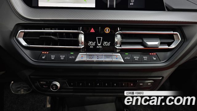 BMW 1-Series 2021 — photo 27