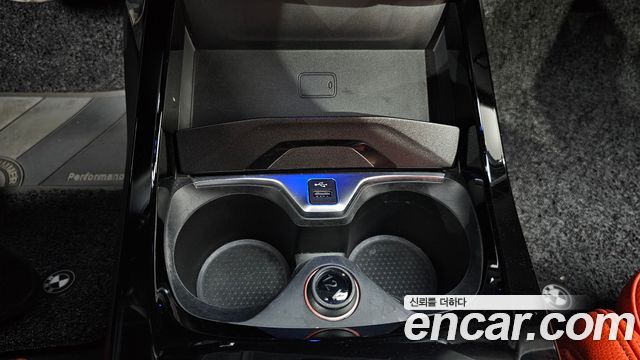 BMW 1-Series 2021 — photo 31