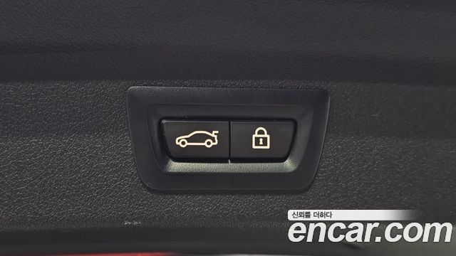 BMW 1-Series 2021 — photo 36