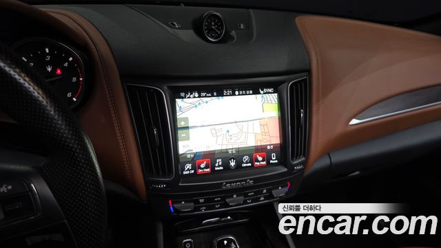 Maserati Levante 2019 — photo 20