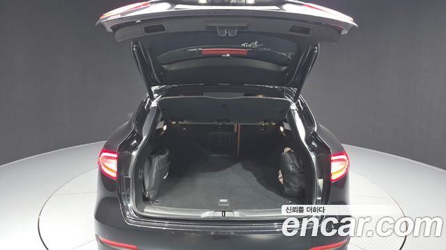 Maserati Levante 2019 — photo 26
