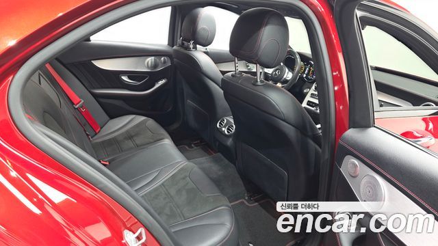 Mercedes-Benz C-Class 2019 — photo 12