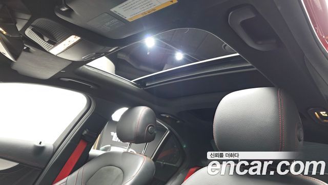Mercedes-Benz C-Class 2019 — photo 18