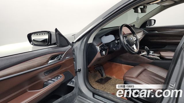 BMW Gran Turismo 2021 — photo 13