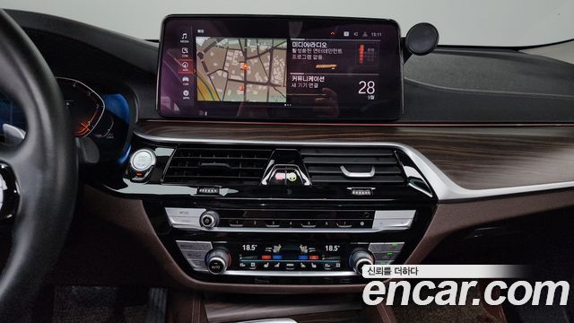 BMW Gran Turismo 2021 — photo 18