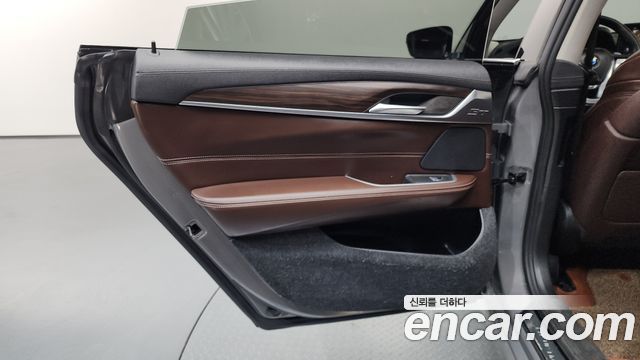 BMW Gran Turismo 2021 — photo 15