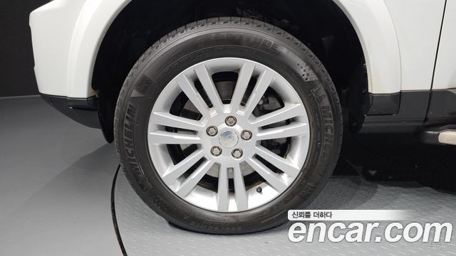 Land Rover Discovery 2014 — photo 5