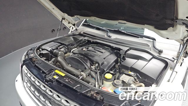 Land Rover Discovery 2014 — photo 6