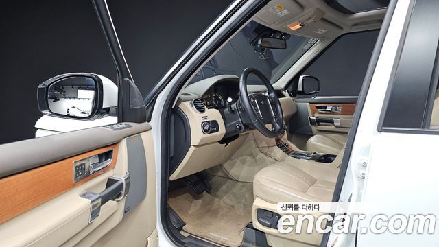 Land Rover Discovery 2014 — photo 13