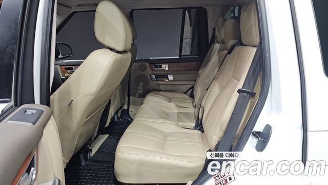 Land Rover Discovery 2014 — photo 18