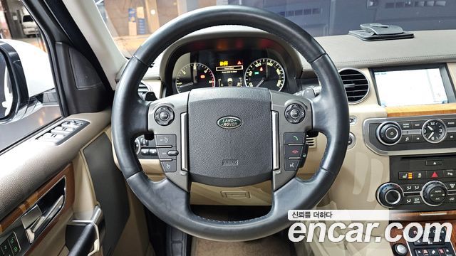 Land Rover Discovery 2014 — photo 19