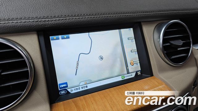 Land Rover Discovery 2014 — photo 20