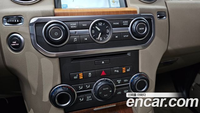 Land Rover Discovery 2014 — photo 26