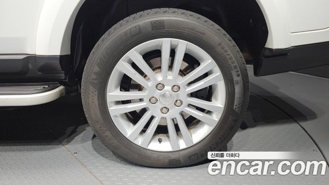 Land Rover Discovery 2014 — photo 7
