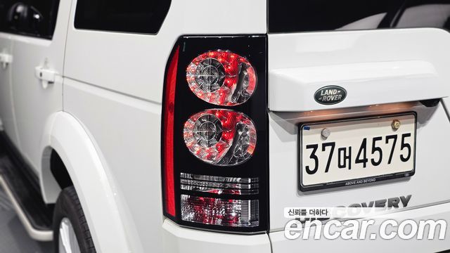 Land Rover Discovery 2014 — photo 9
