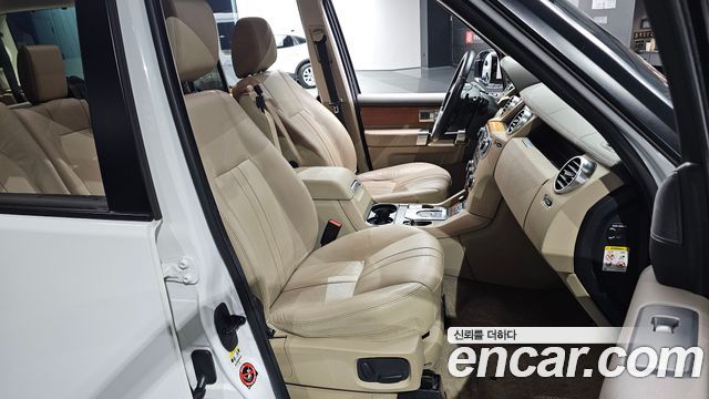 Land Rover Discovery 2014 — photo 16