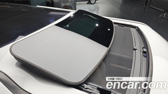 Land Rover Discovery 2014 — photo 31