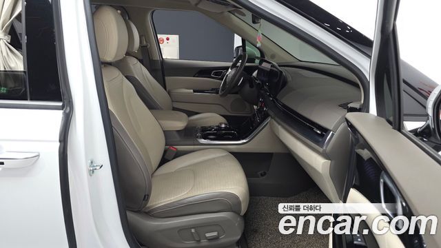 Kia Canival 2022 — photo 17