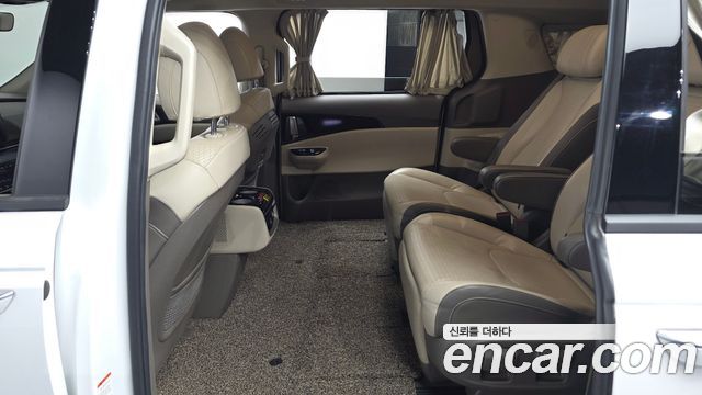 Kia Canival 2022 — photo 16