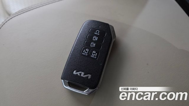 Kia Canival 2022 — photo 37