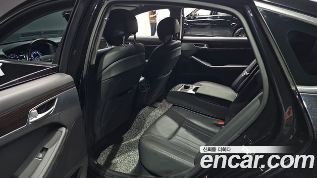 Genesis G80 2017 — photo 11