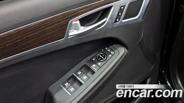 Genesis G80 2017 — photo 16